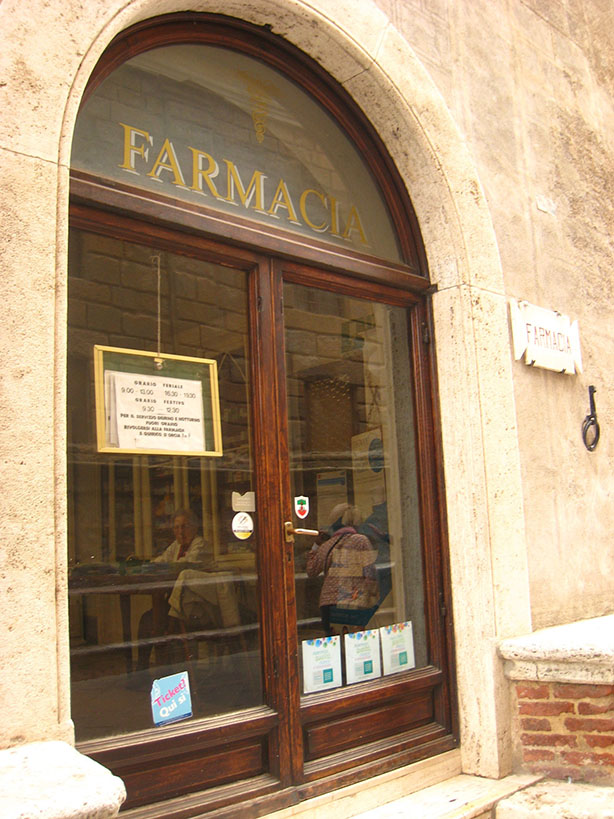 ピエンツァの薬局（FARMACIA））